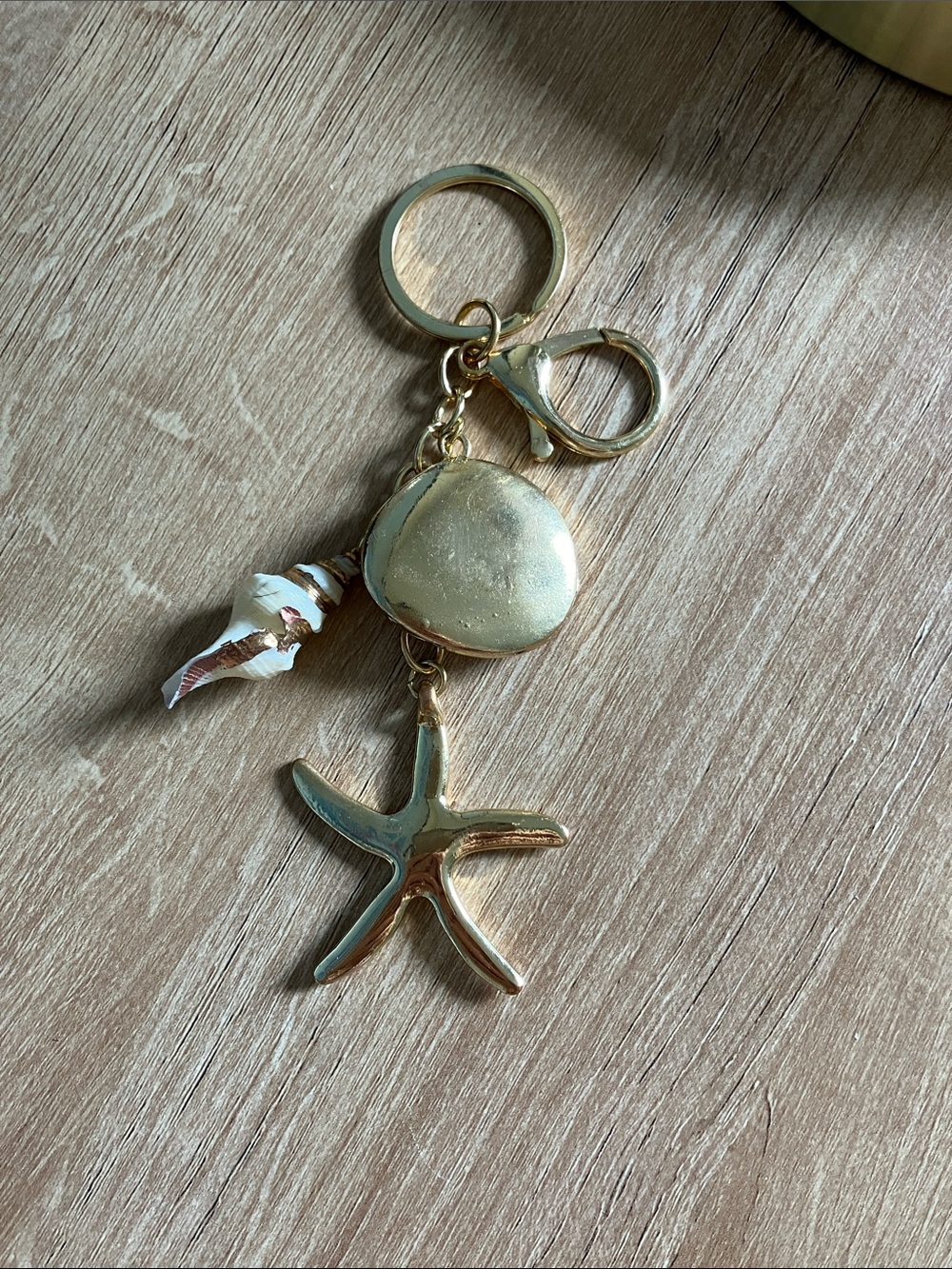 Gold Shell & Starfish Keychain - Women's Key & Card Accessory - Picture 2 of 2